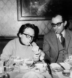 Écrivain français Marguerite Duras Membre du jury et réalisateur Jean-Luc Godard Lauréat pour son film 