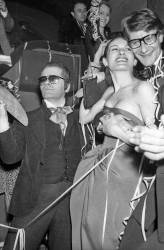 Karl Lagerfeld et Yves Saint Laurent (anonyme) - Muzeo.com