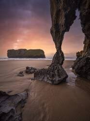 Giant's foot (Rodrigo Núñez Buj) - Muzeo.com