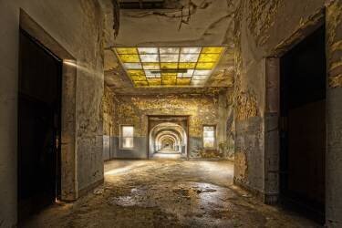 Labyrinth-School (Paul Boomsma) - Muzeo.com