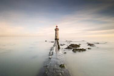 Lighthouse (Jose Beut) - Muzeo.com