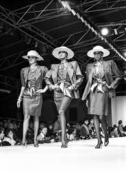 Mode Ungaro (Rue des Archives) - Muzeo.com