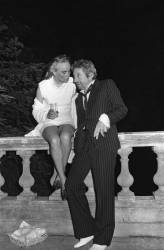 Serge Gainsbourg at the party after wedding of Eddie Barclay and Cathy (anonyme) - Muzeo.com