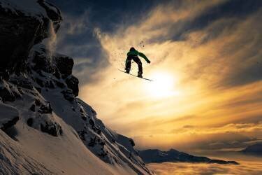 Sunset Snowboarding (Jakob Sanne) - Muzeo.com
