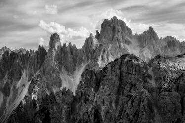 The Peaks (Daniel Gastager) - Muzeo.com
