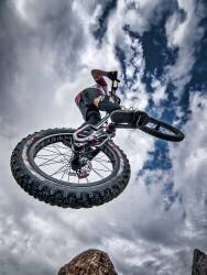 Volando (Jesus Concepcion Alvarado) - Muzeo.com