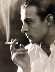 Portrait de Rudolph Valentino (anonyme) - Muzeo.com