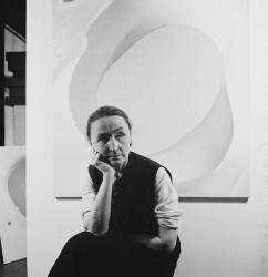 Georgia O'Keeffe (Michael Ochs) - Muzeo.com