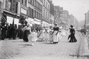Boulogne-sur-Mer. Procession du 15 août. Les enfants (anonyme) - Muzeo.com