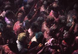 Célébration de la Holi (Fête des couleurs), Inde (Bruni Perousse) - Muzeo.com