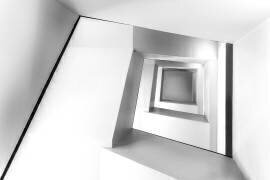 Golden stairs (Hassan Al-Khalaf ) - Muzeo.com