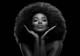 Kiss me (Marc Sabat) - Muzeo.com