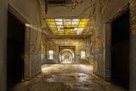 Labyrinth-School (Paul Boomsma) - Muzeo.com