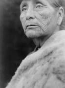 Femme Hupa (Edward S. Curtis) - Muzeo.com